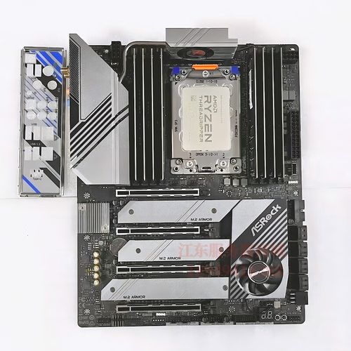 工作站机箱内部与散热器