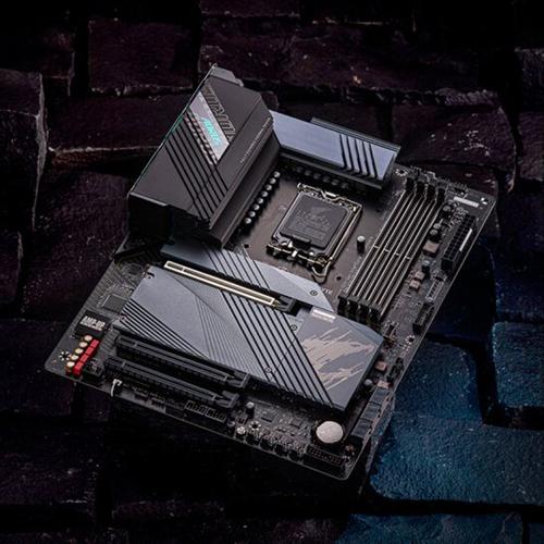 高性能电脑主机内部散热