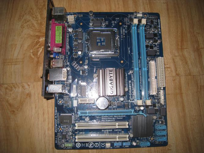 华硕M4N68T LE V2主板深度评测：稳定性能与丰富接口的经典之选