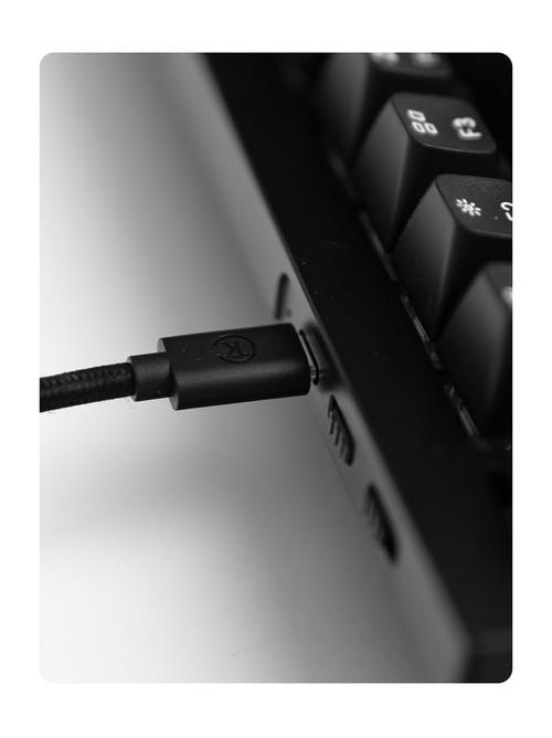 机械键盘电池和供电