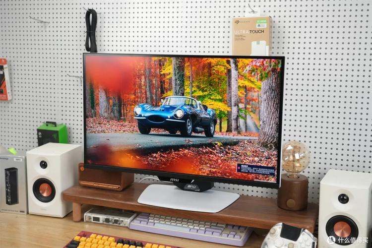 Monitor rear view with cooling design