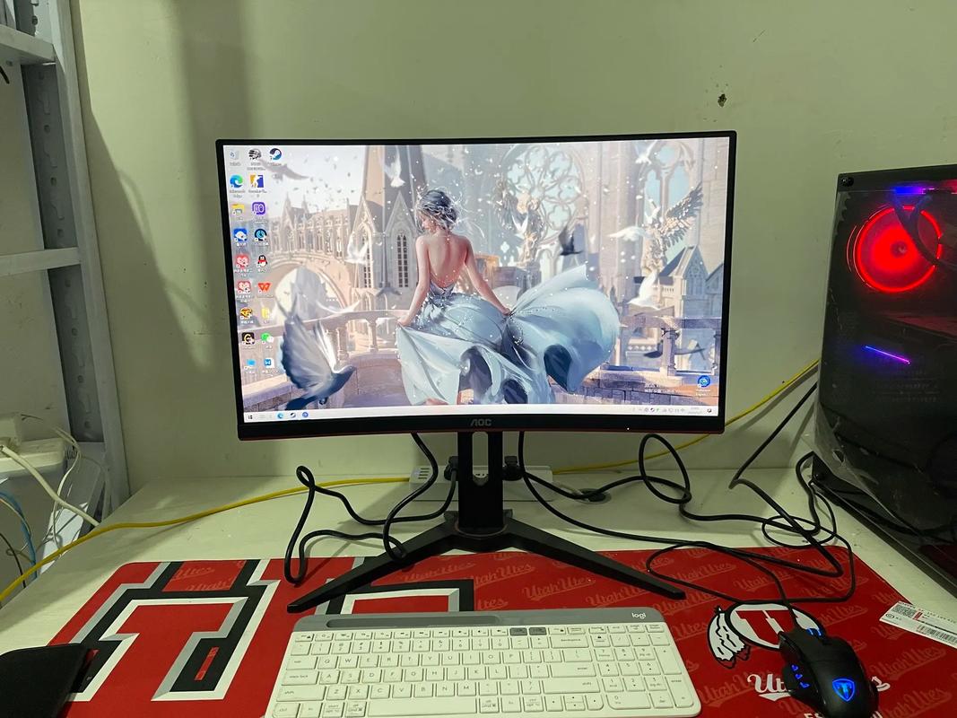 现代游戏桌面显示器设置