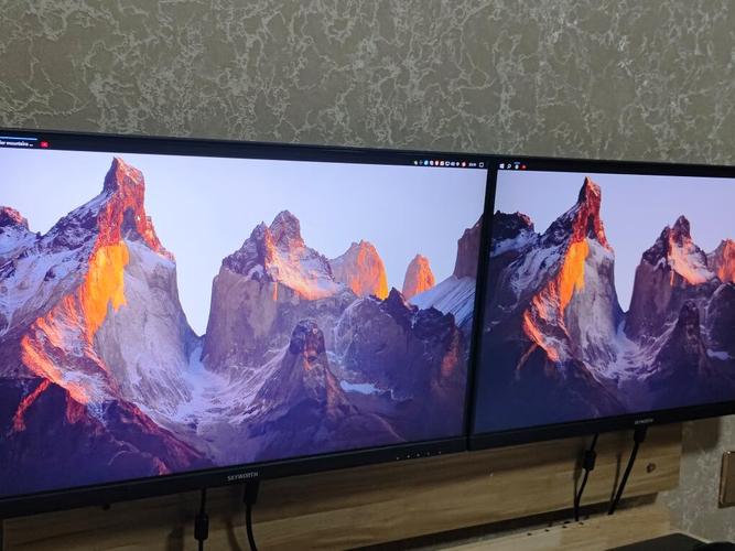 办公桌面显示器微边框设计