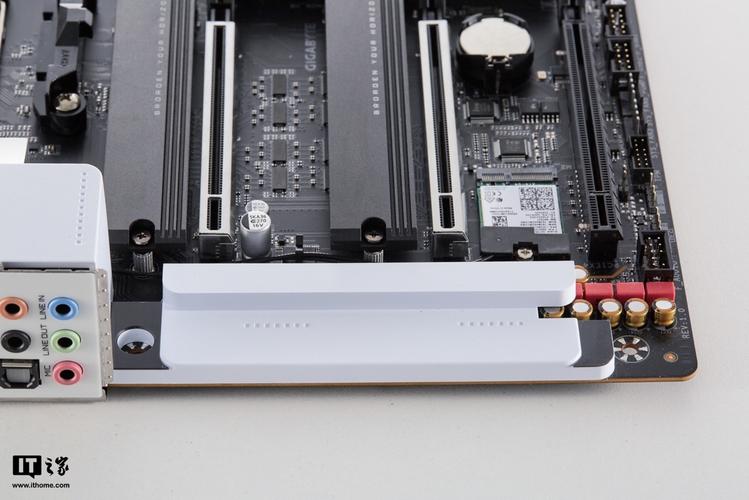 主板购买决策与组装场景