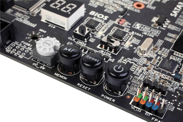 ATX主板红色主题散热装甲