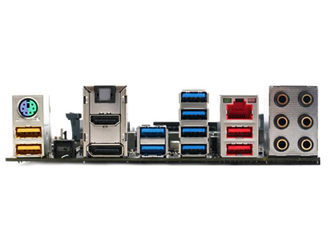 Z170 主板 PCIe 与内存插槽细节