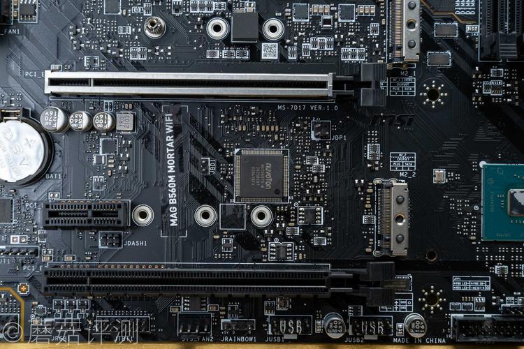 主板接口与规格细节