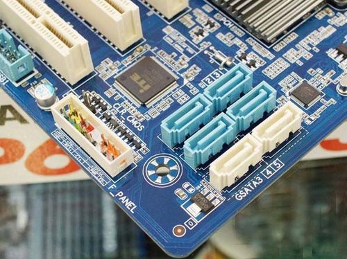 完整主机搭建与主板安装场景