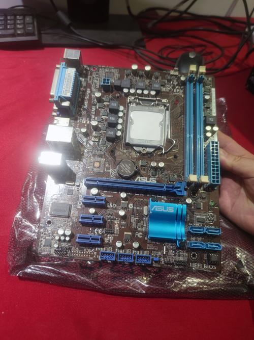 主板芯片组与 CPU 插槽细节