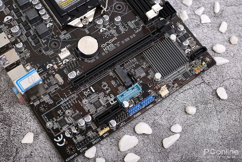 Computer cooling fans and heat pipes