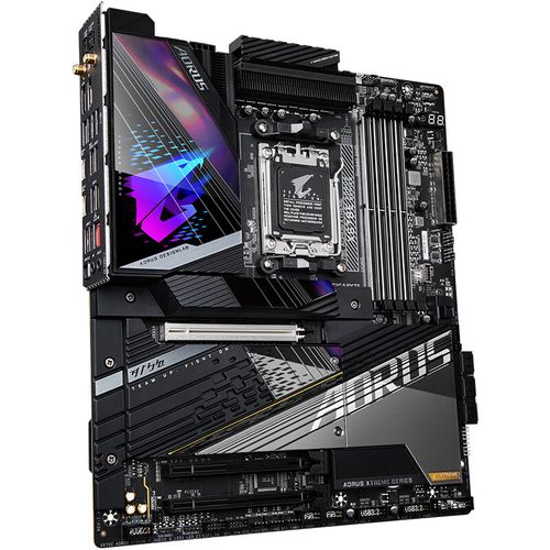 技嘉AORUS系列主板黑色金属装甲细节