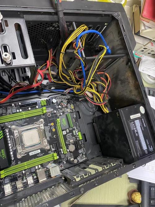 LGA 2011 CPU插槽细节