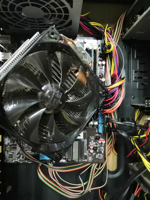 主板电路板细节展示