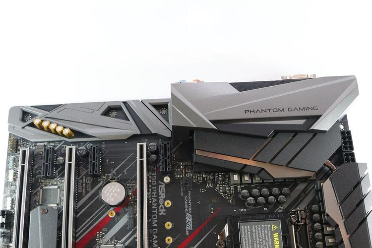 主板 CPU 插槽与接口规格特写