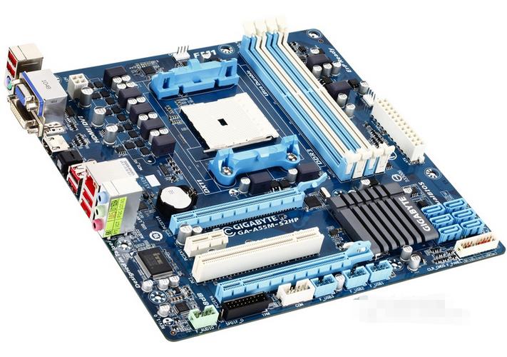 DDR3内存插槽与SATA接口