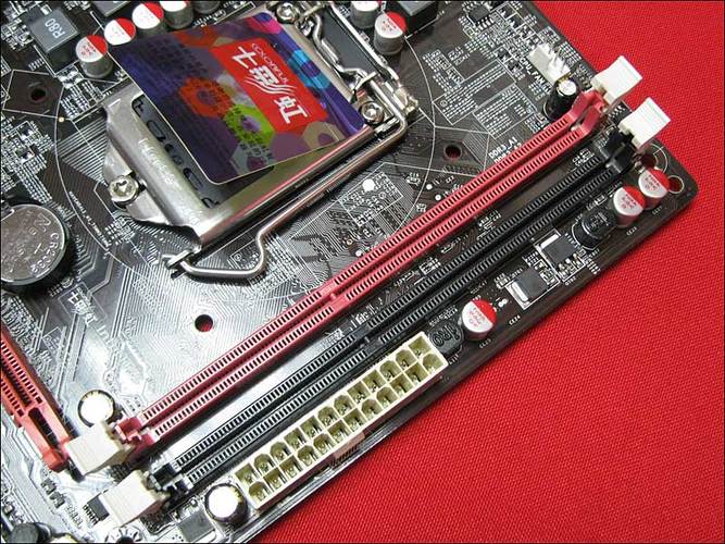 Intel 主板CPU插槽与芯片组