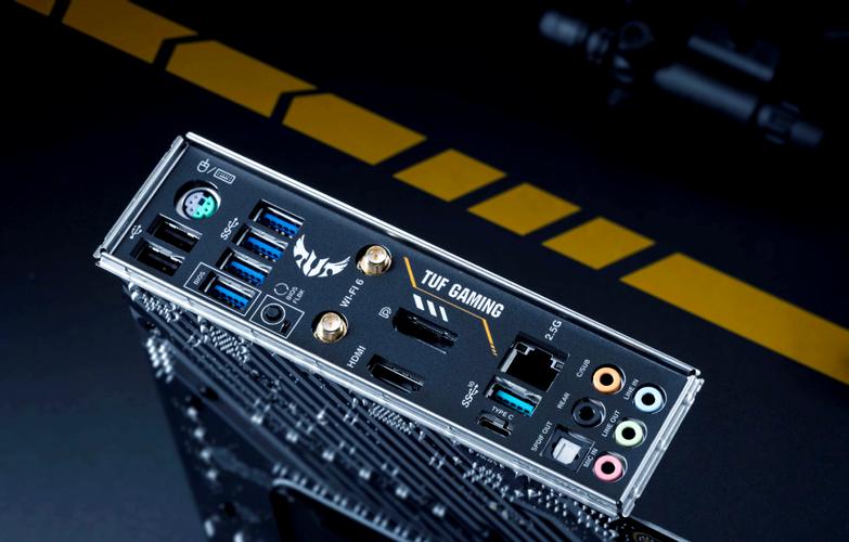 主板搭配CPU与显卡的性能测试场景