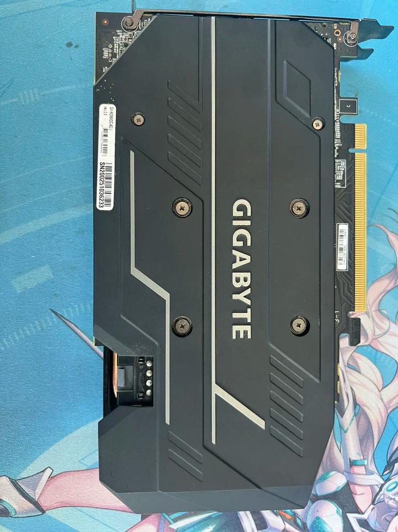 显卡三风扇散热系统特写