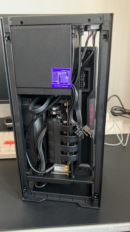 机箱内显卡散热与功耗表现