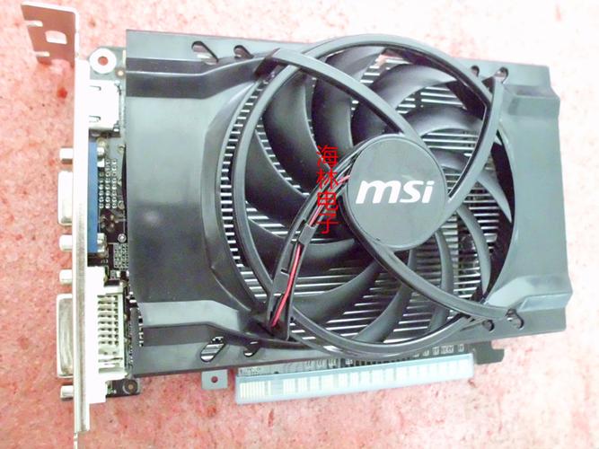 显卡 PCB 和芯片特写