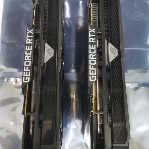 RTX 显卡在主机中的安装效果