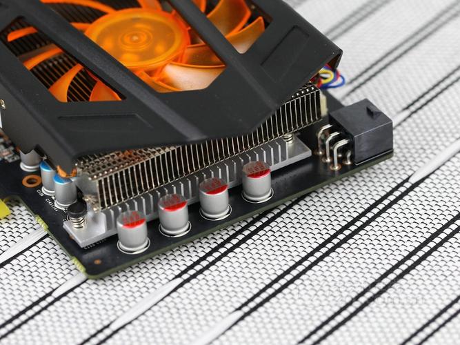 显卡散热风扇与热管设计