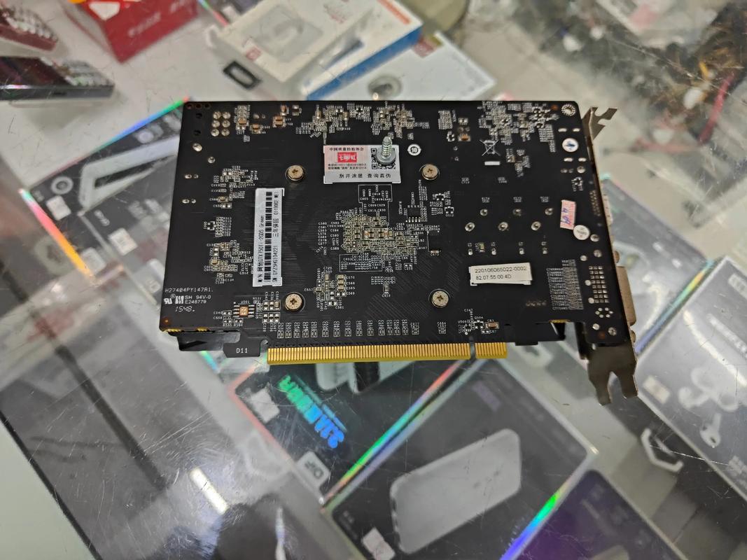 GTX 760 显卡散热风扇与功耗测试