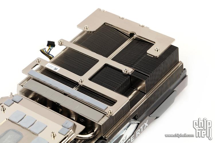 电脑硬件 RGB 灯效与散热系统