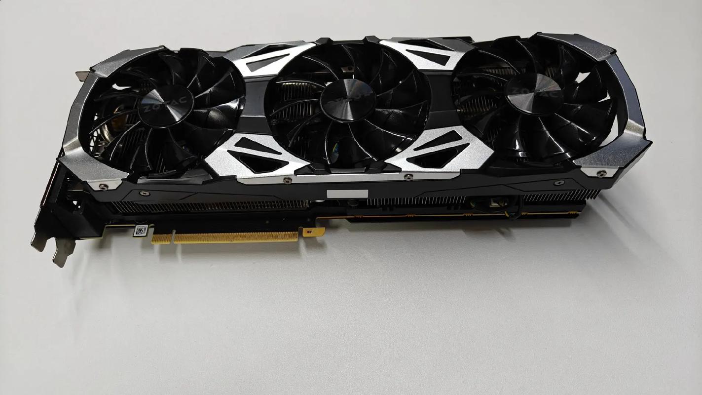 索泰至尊PLUS OC显卡细节展示