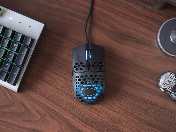 酷冷至尊MM711lite vs 狼蛛斩魂 游戏鼠标深度对比