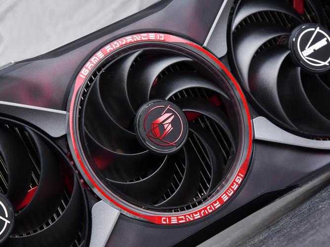 显卡核心与PCB电路细节