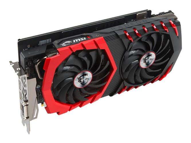 PC 机箱内安装的显卡硬件细节