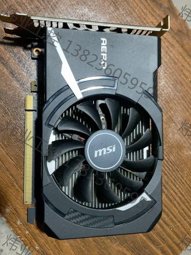 GT 1030 显卡核心与散热片细节