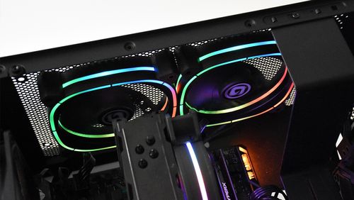 PC机箱内部电源安装效果