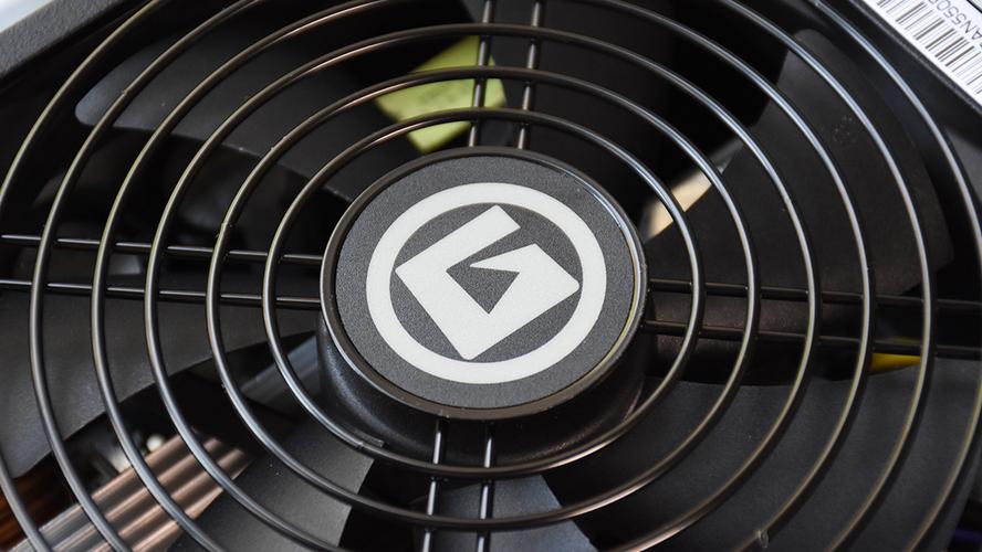 电源风扇散热特写