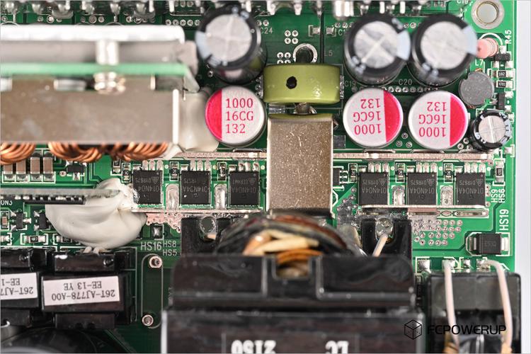 PC硬件整体搭建完成图