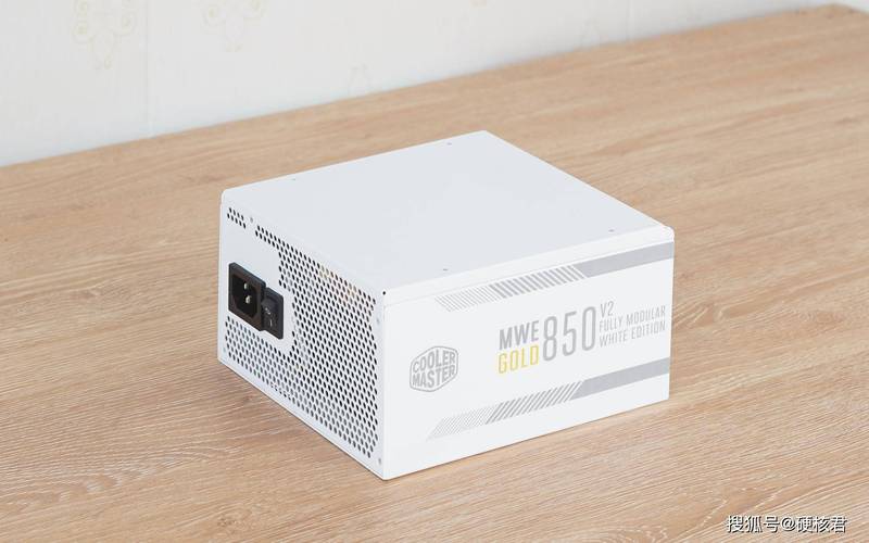 MWE 850 电源散热风扇特写