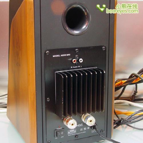 惠威M200MKII音箱背板功放散热