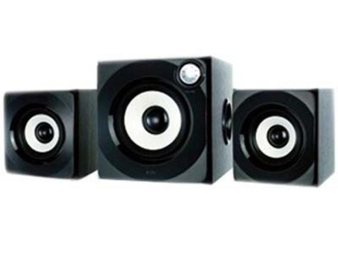 2.1声道电脑音箱低音炮与卫星箱细节