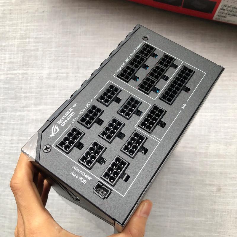 ROG Thor 电源接口与线材规格细节