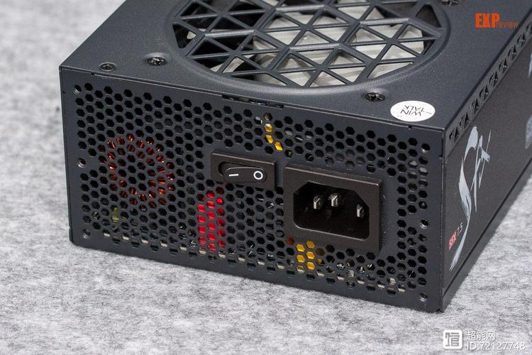 首席玩家六边形战士 SFX650W 评测:白金牌SFX小钢炮 高效紧凑之选