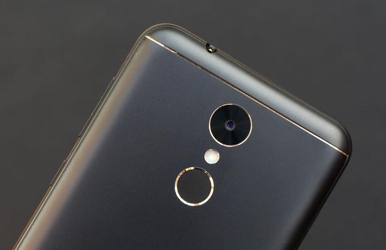 音箱产品购买决策桌面场景