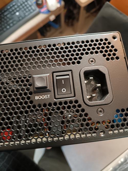 Aigo ES850 Super PSU showing interface specifications and cables