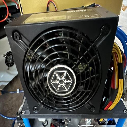 PC电源安装在小机箱中