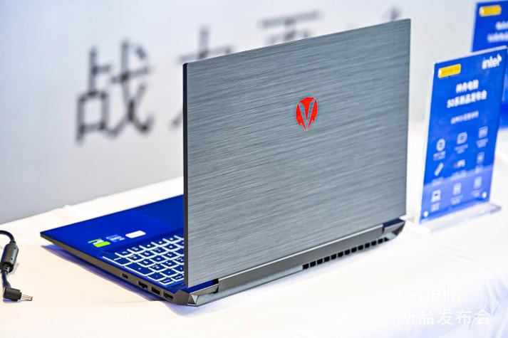 磐圣战神550电源接口与规格展示