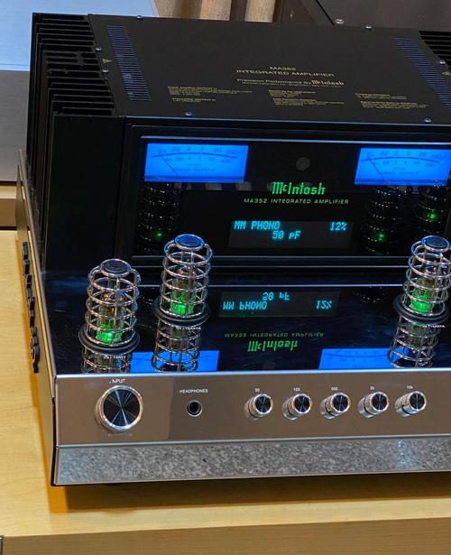 音箱购买决策桌面场景