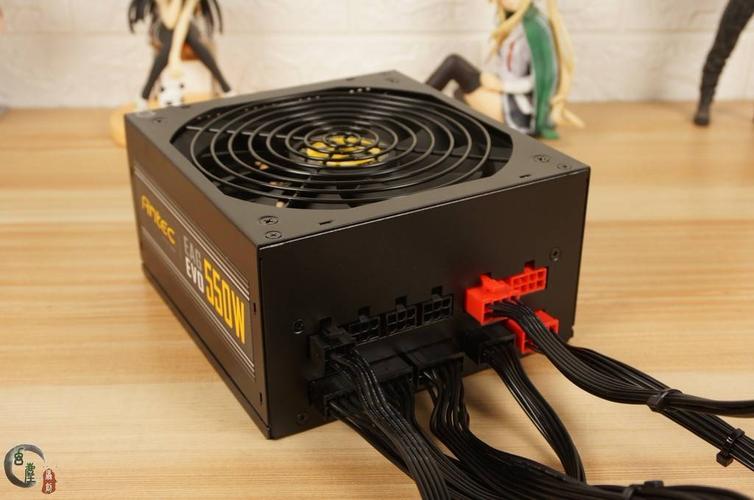 电脑电源核心组件