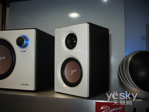 桌面音箱播放音乐场景