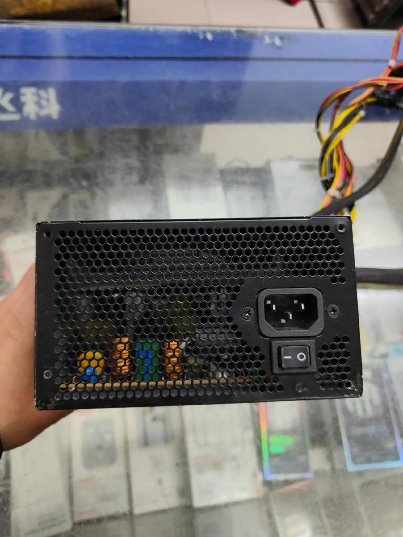 电脑电源散热与风扇运行