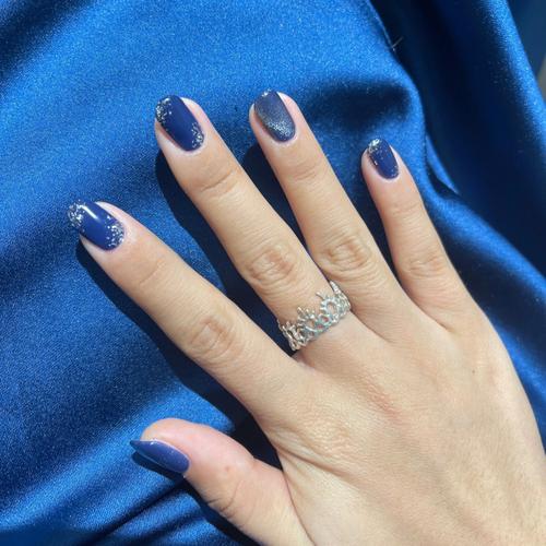 黑蓝色调电脑音箱摆放效果